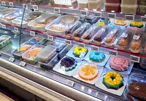 Tienda inteligente iraní con etiquetas de precios electrónicas