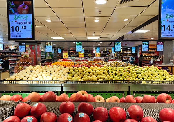 Cómo elegir soluciones de señalización digital para tiendas minoristas: costo total y consideracione