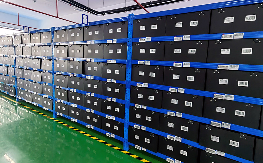 digital-warehouse-solutions-4.jpg